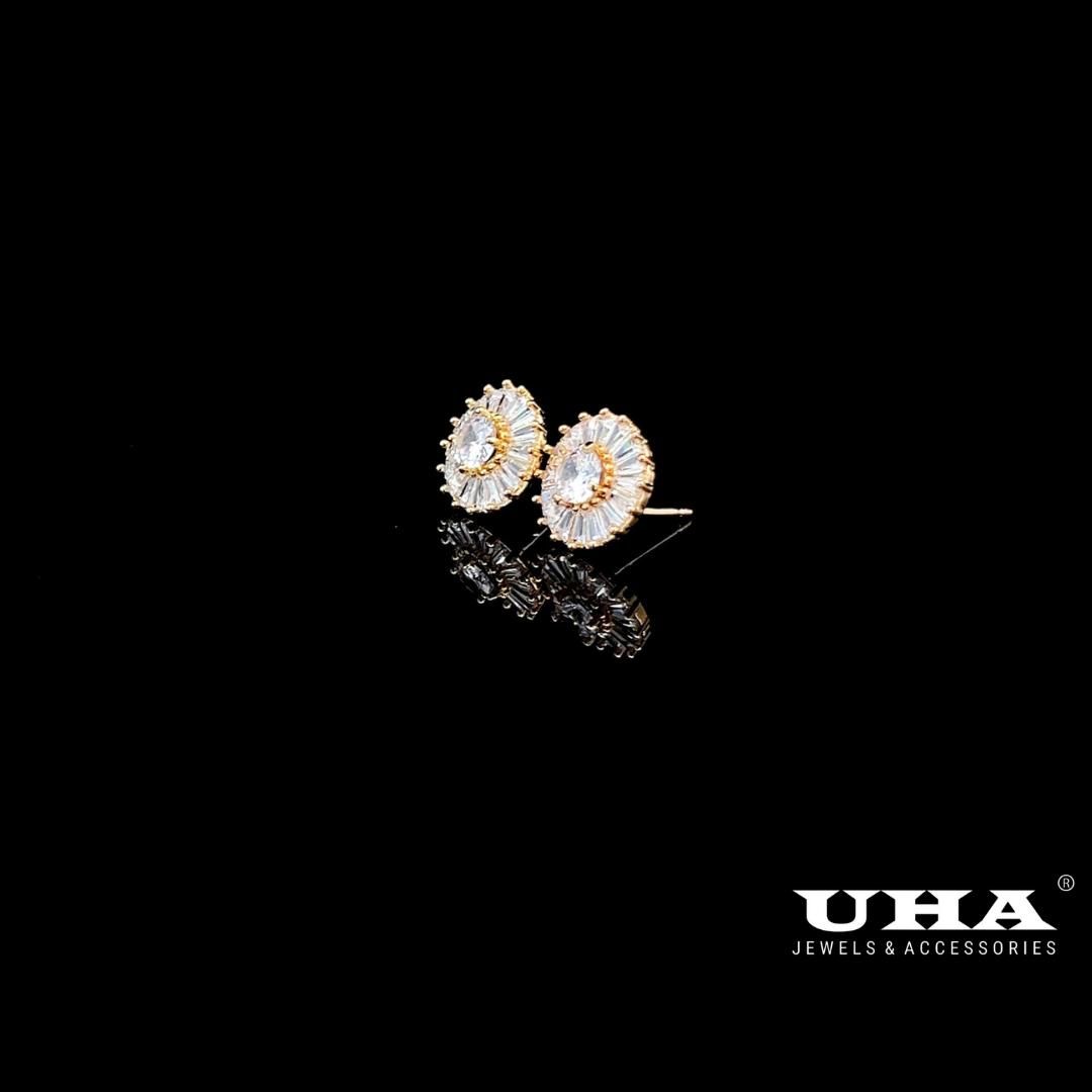 B1621 Bông tai nữ đính đá bagutte cao cấp sáng lấp lánh UHA