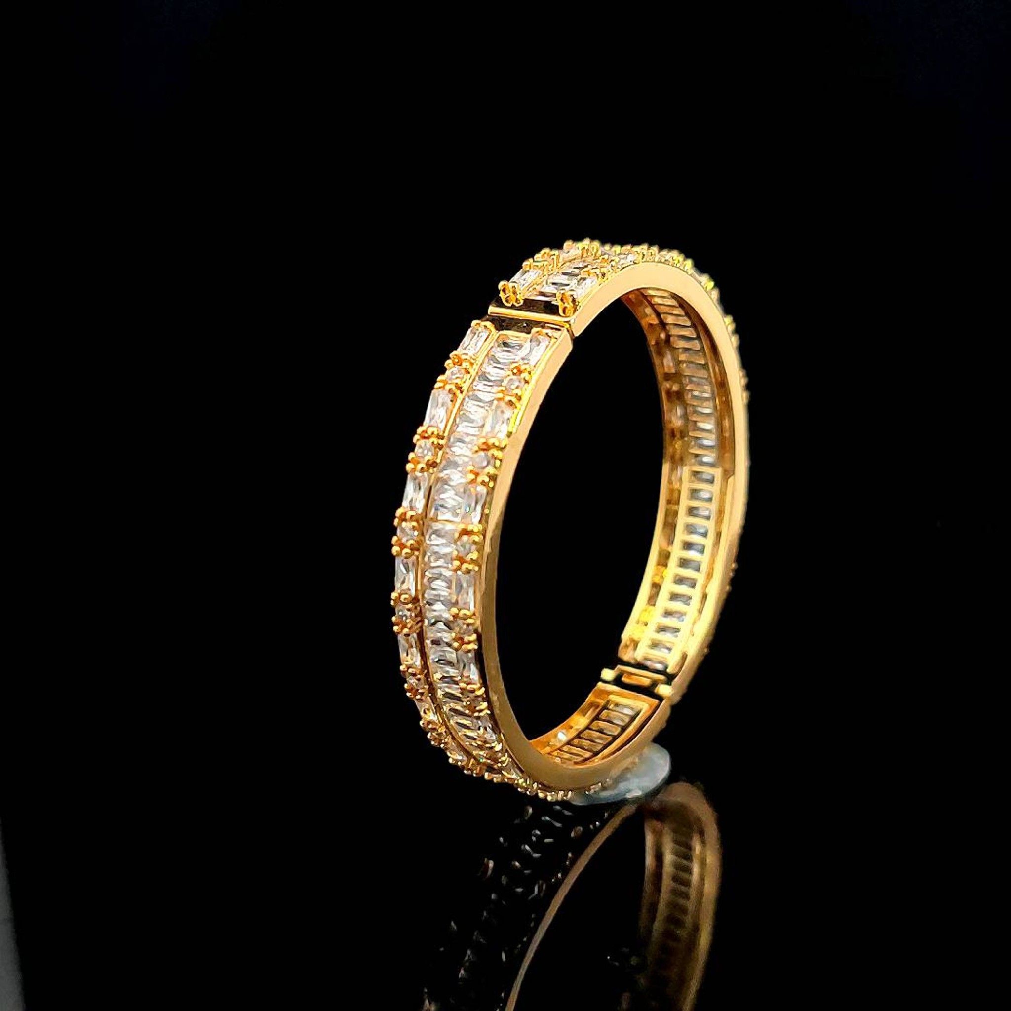 V430-Vòng tay nữ UHA đính đá CZ cao cấp bên màu sáng lấp lánh