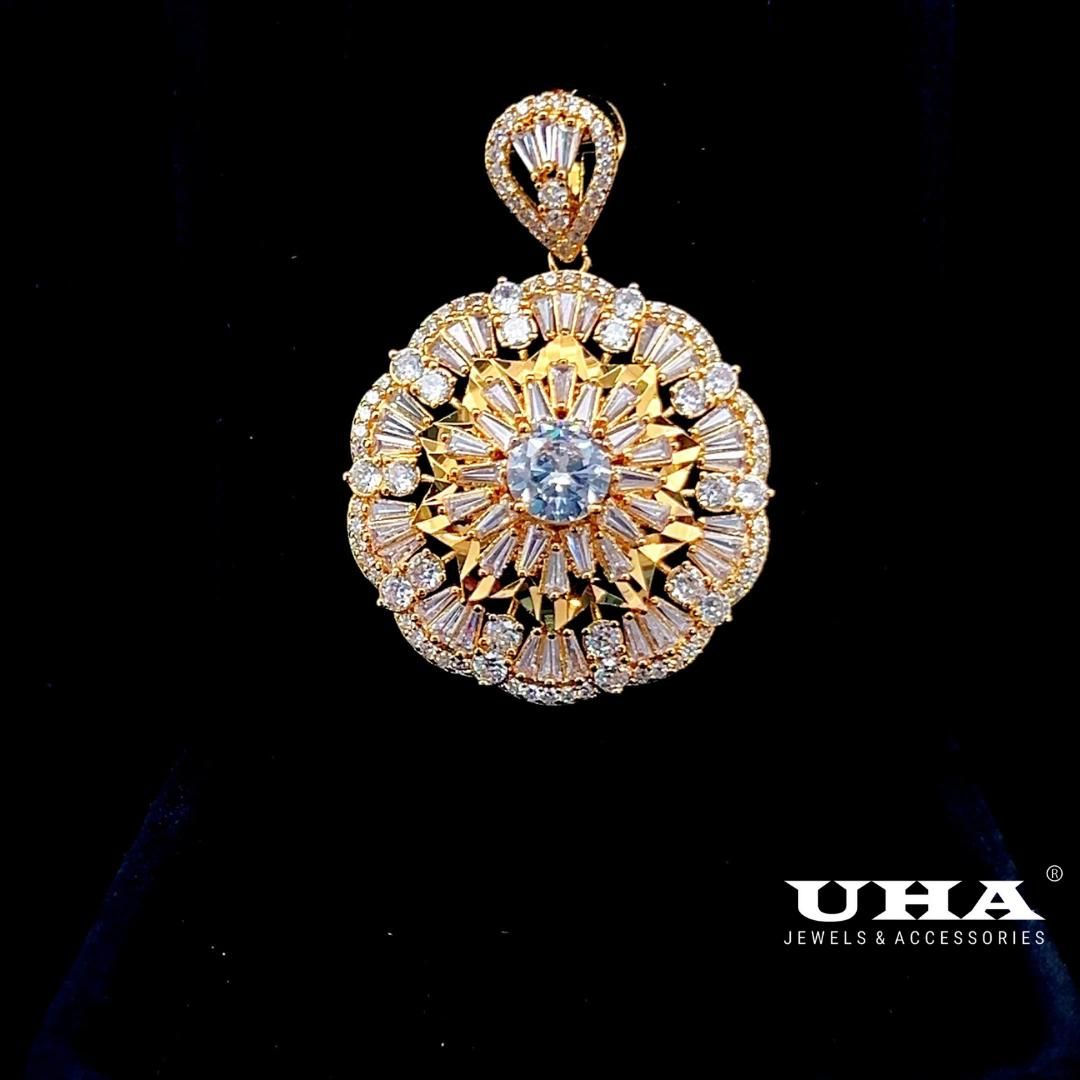 M1404 Mặt và dây chuyền nữ đính đá bagutte cao cấp sáng lấp lánh UHA Women