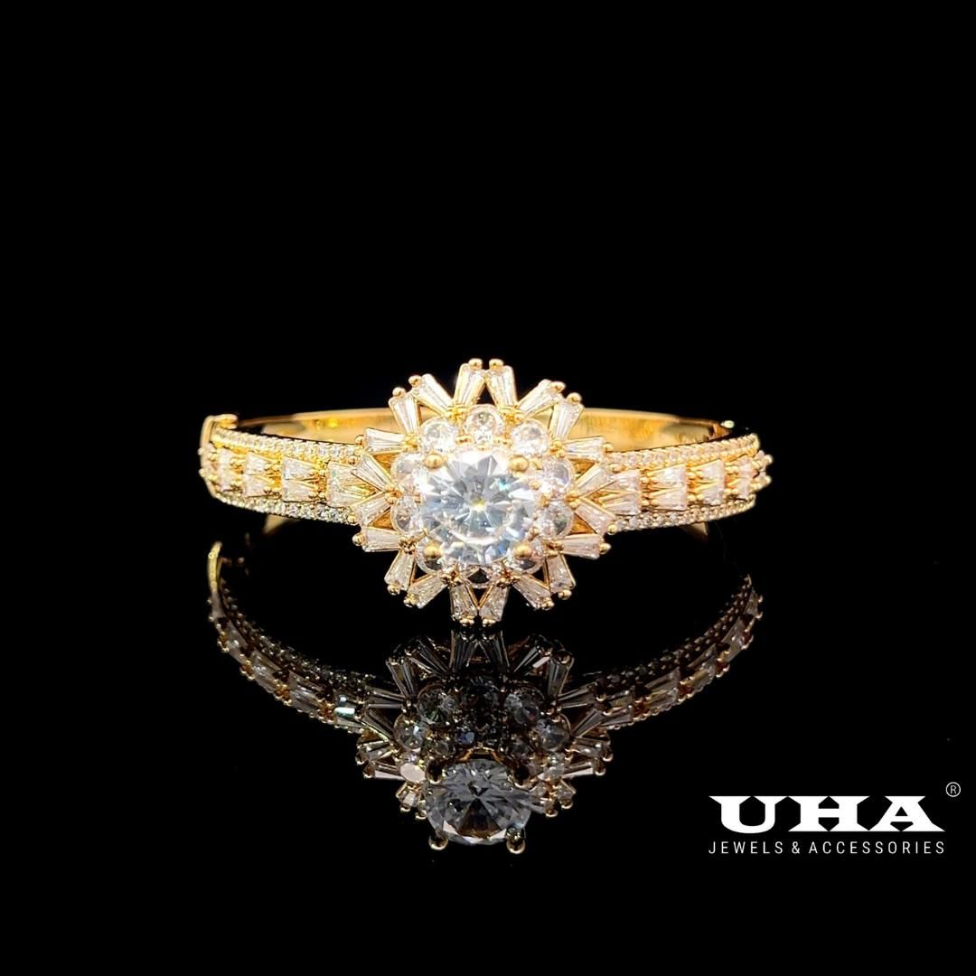 V599 Vòng tay nữ đính đá CZ cao cấp thiết kế tinh tế nhẹ nhàng UHA