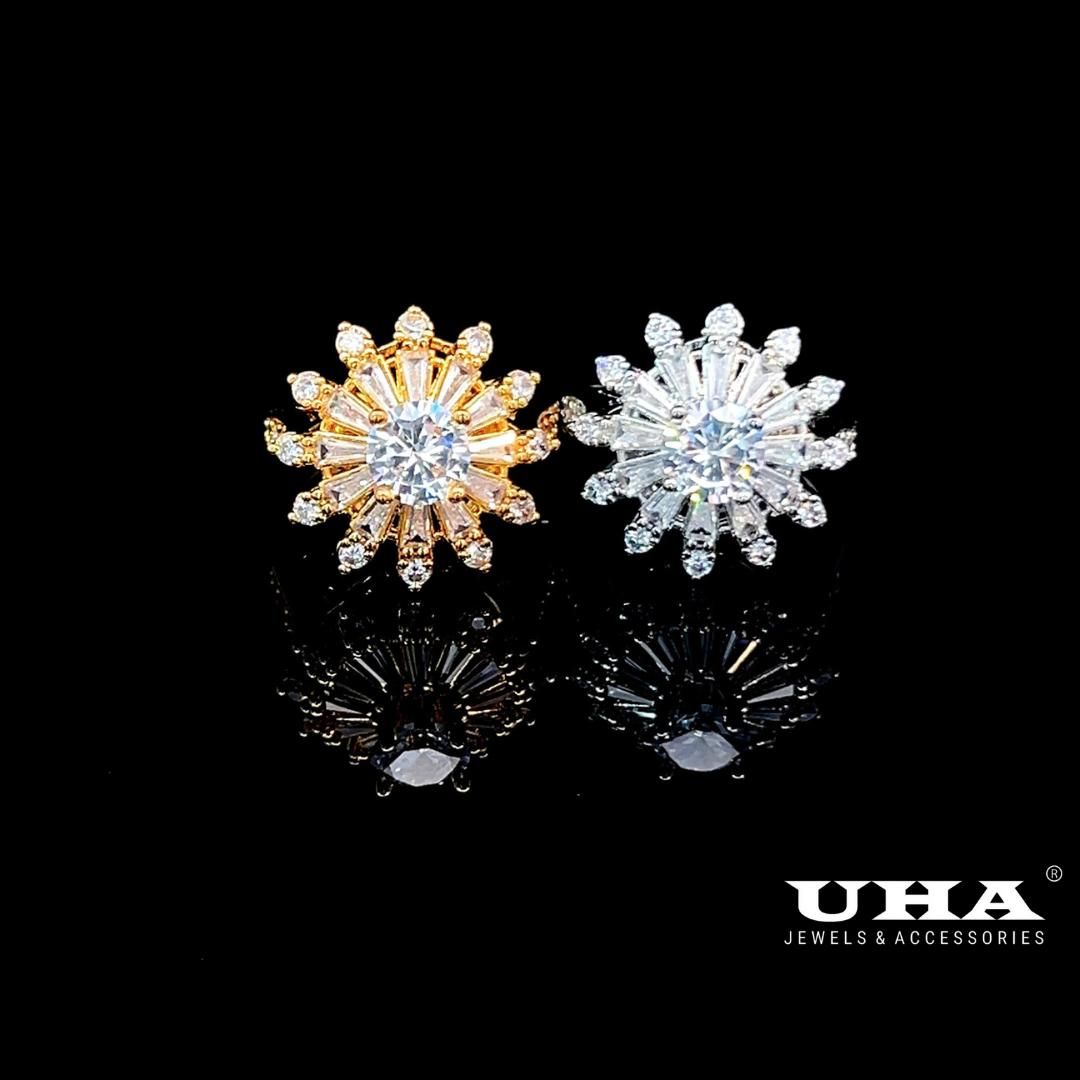 N740 Nhẫn nữ đính đá baguete thiết kế sang trọng tinh xảo UHA