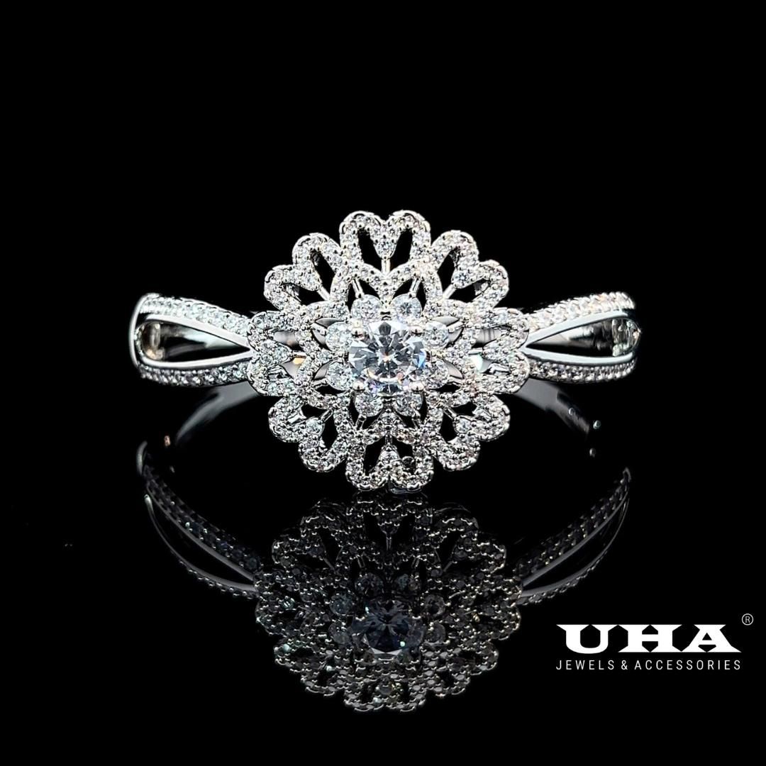 V579 Vòng tay nữ đính đá CZ thiết kế tinh tế trẻ trung nhẹ nhàng UHA