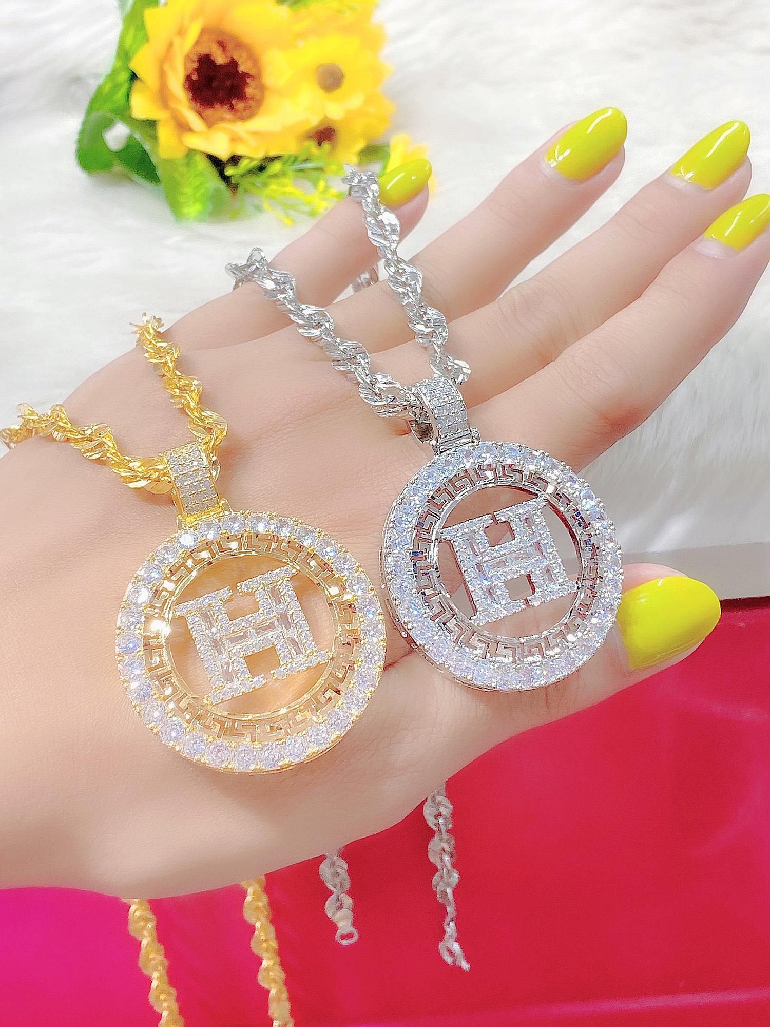 Mặt dây chuyền chữ cái kèm dây italy nữ UHA mạ vàng 18K kiểu dáng sang trọng M15