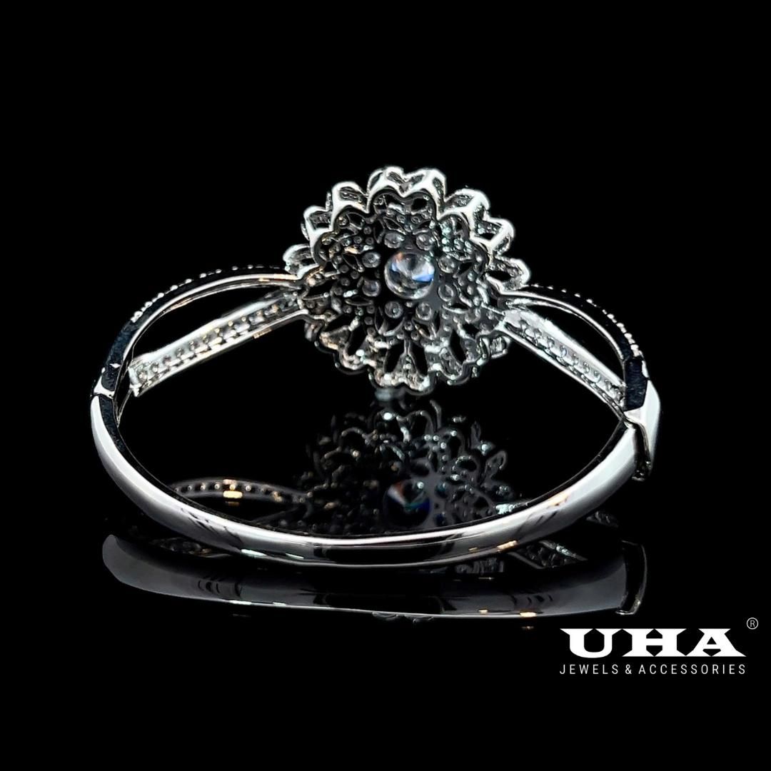 V579 Vòng tay nữ đính đá CZ thiết kế tinh tế trẻ trung nhẹ nhàng UHA