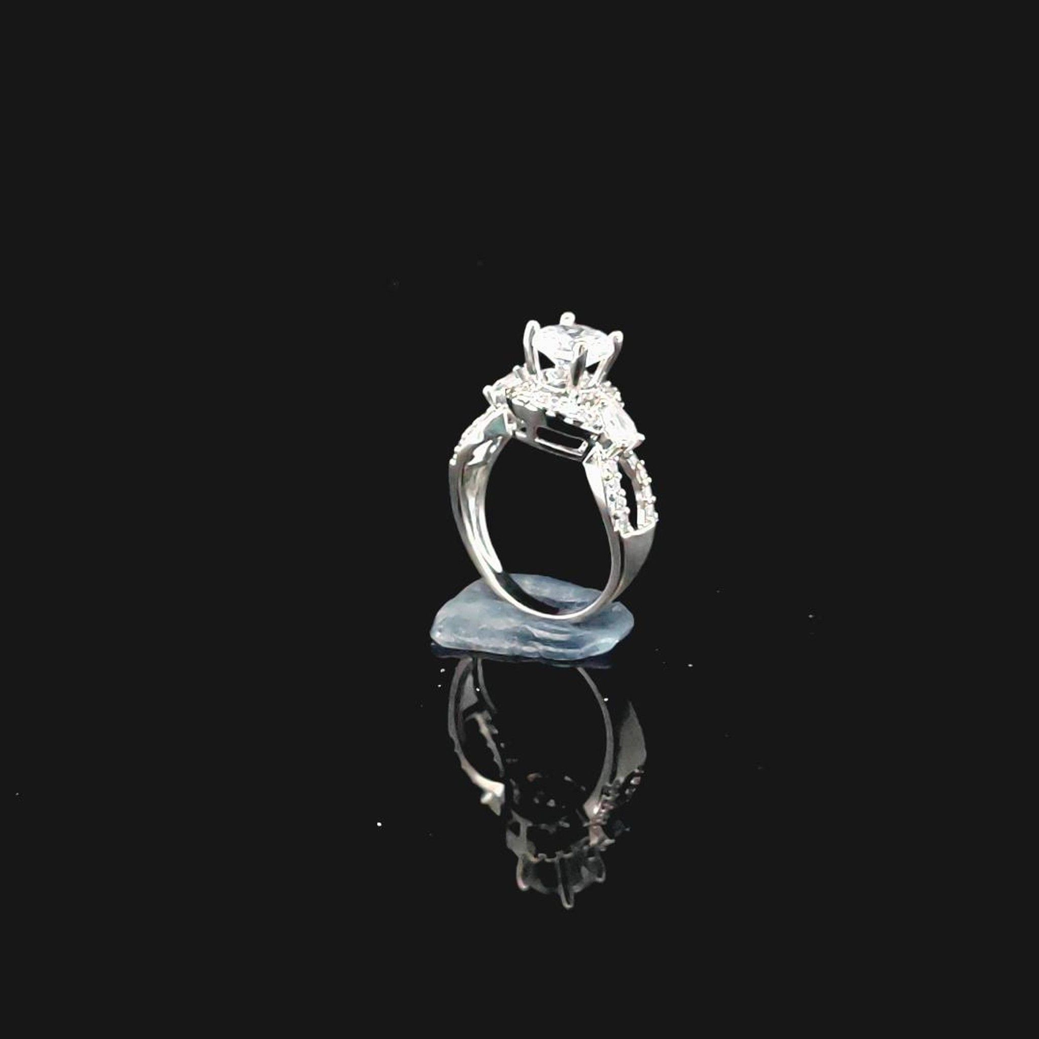 N1124 Nhẫn nữ đính đá CZ cao cấp bền màu UHA Women