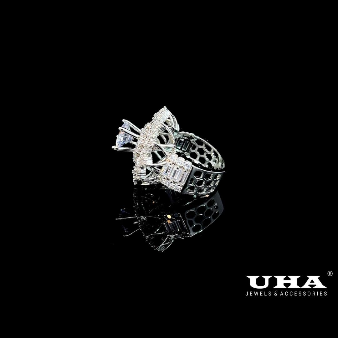 N709 UHA - Nhẫn nữ đính xoàn  vàng trắng cao cấp
