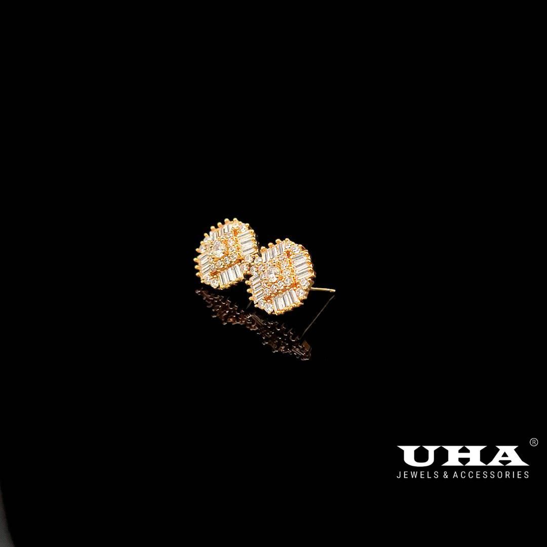 B1594 Bông tai nữ đính đá baguette thiết kế trẻ trung UHA