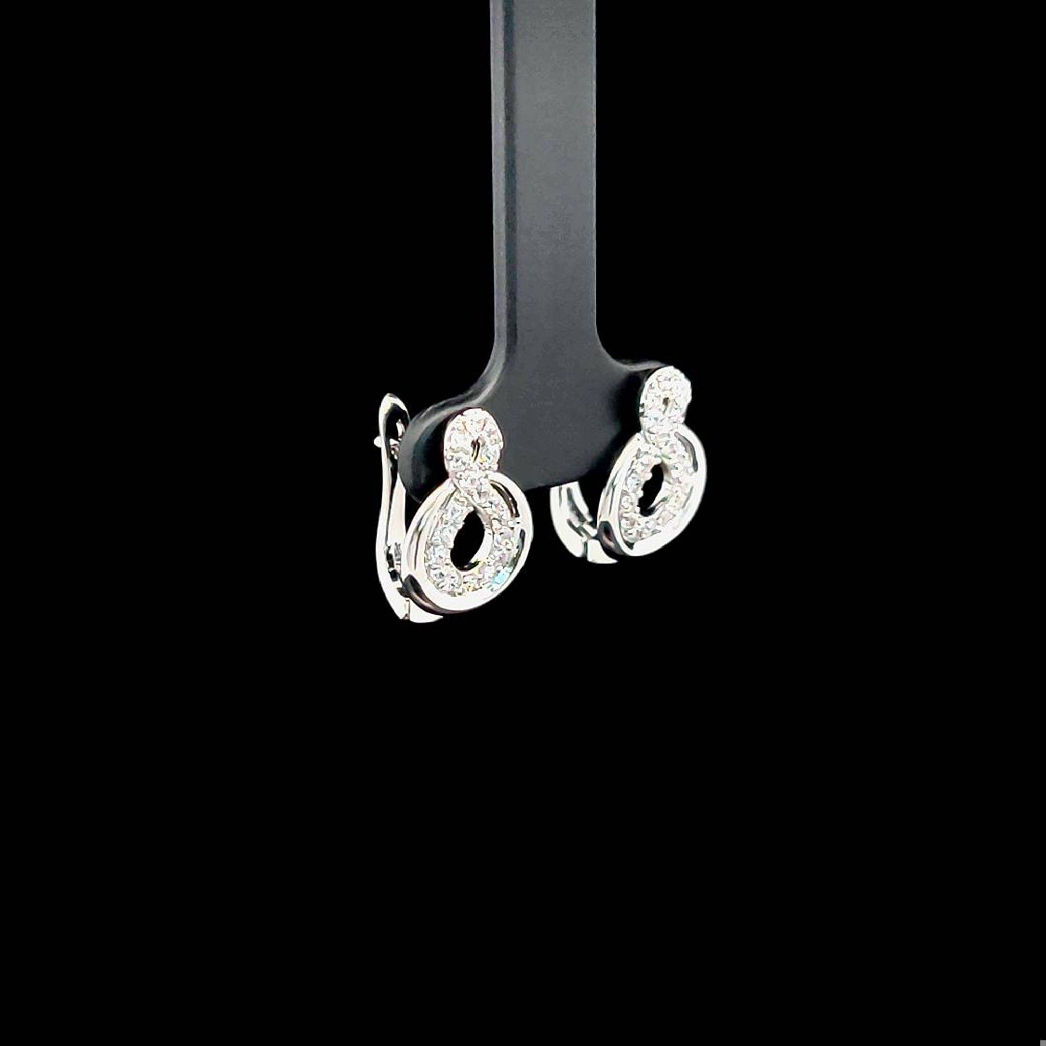 B1558 Bông tai nữ thiết kế trẻ trung cá tính UHA
