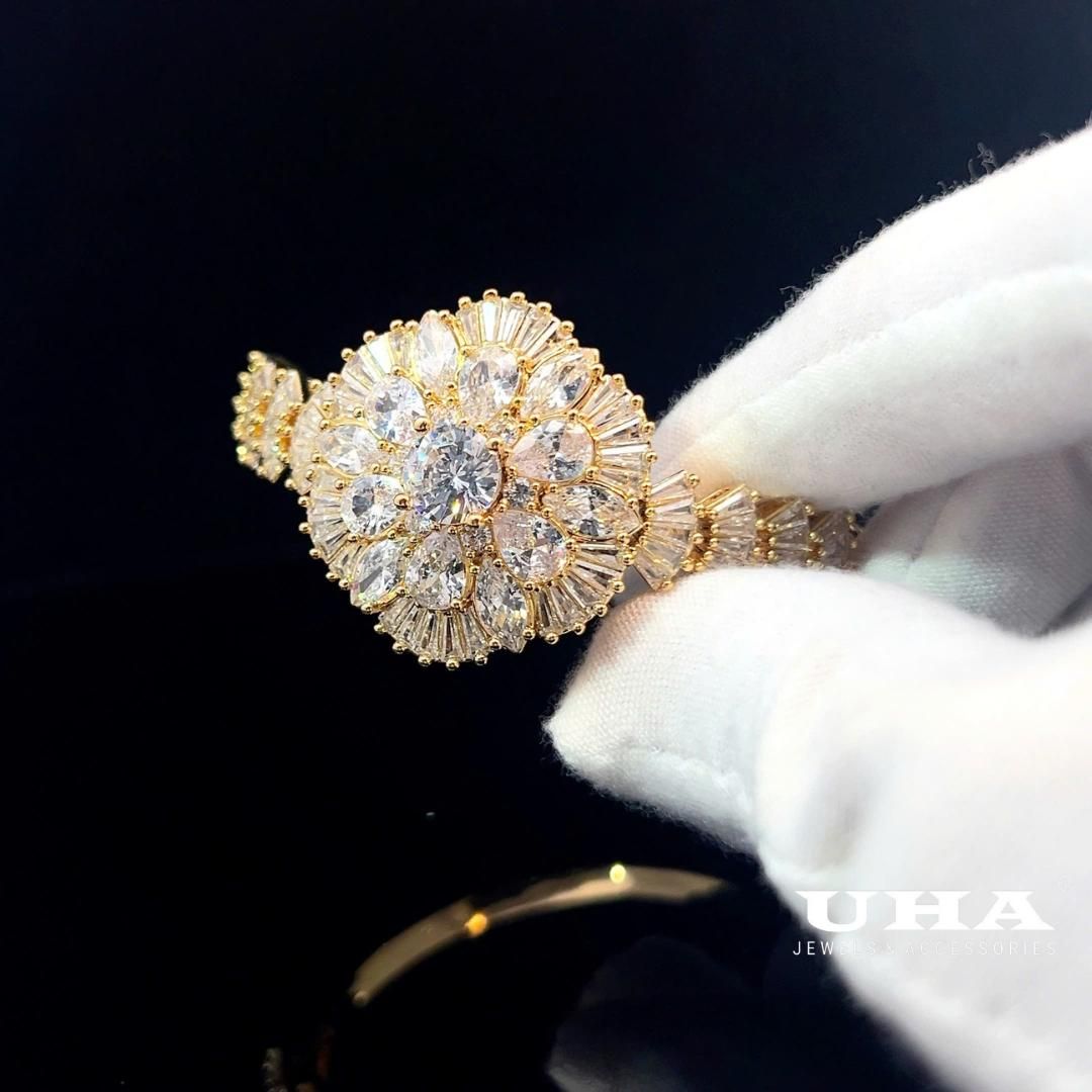 V595 Vòng tay nữ đính đá CZ cao cấp thiết kế tinh tế nhẹ nhàng UHA