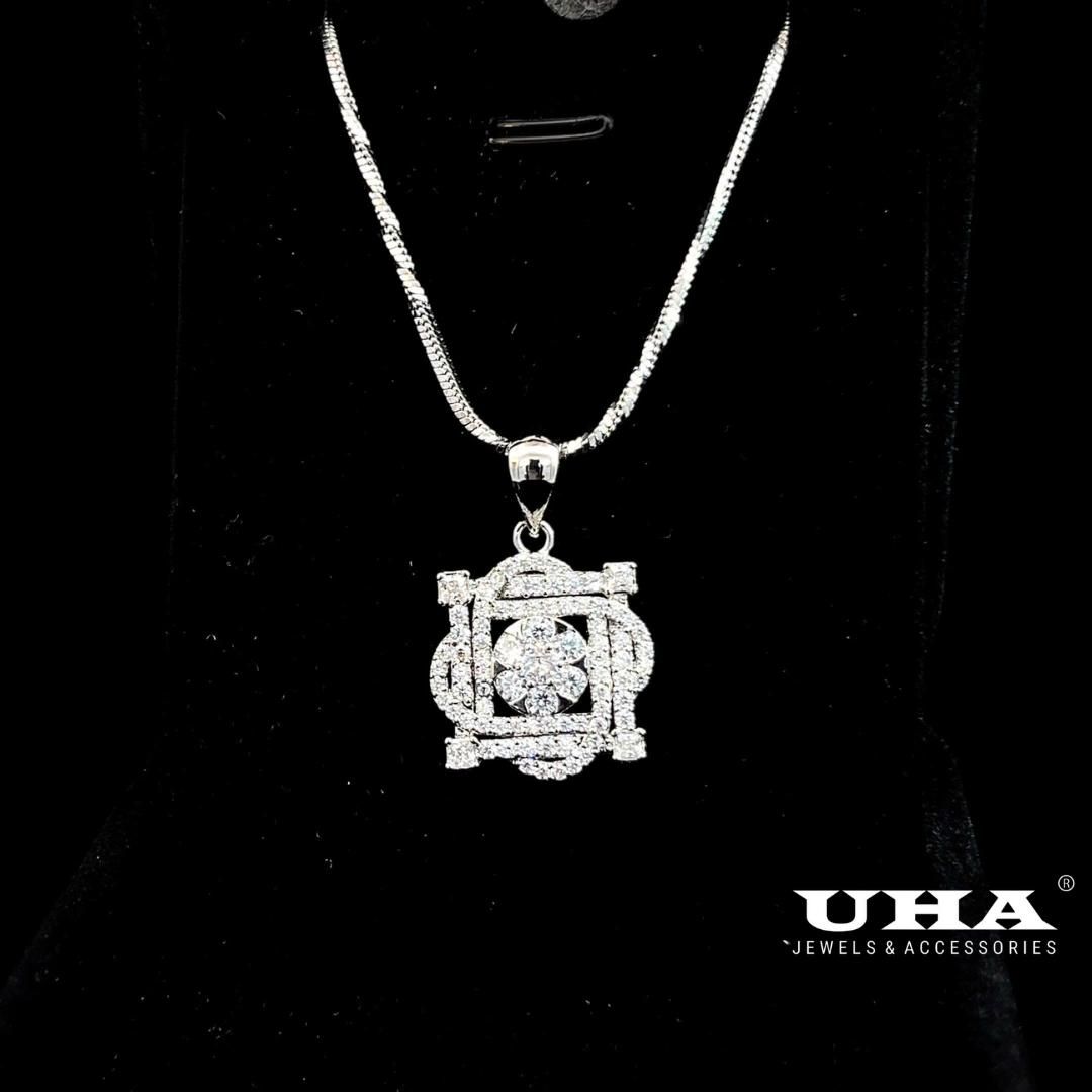 M1675 Mặt và dây chuyền nữ thiết kế snag trọng tinh tế UHA