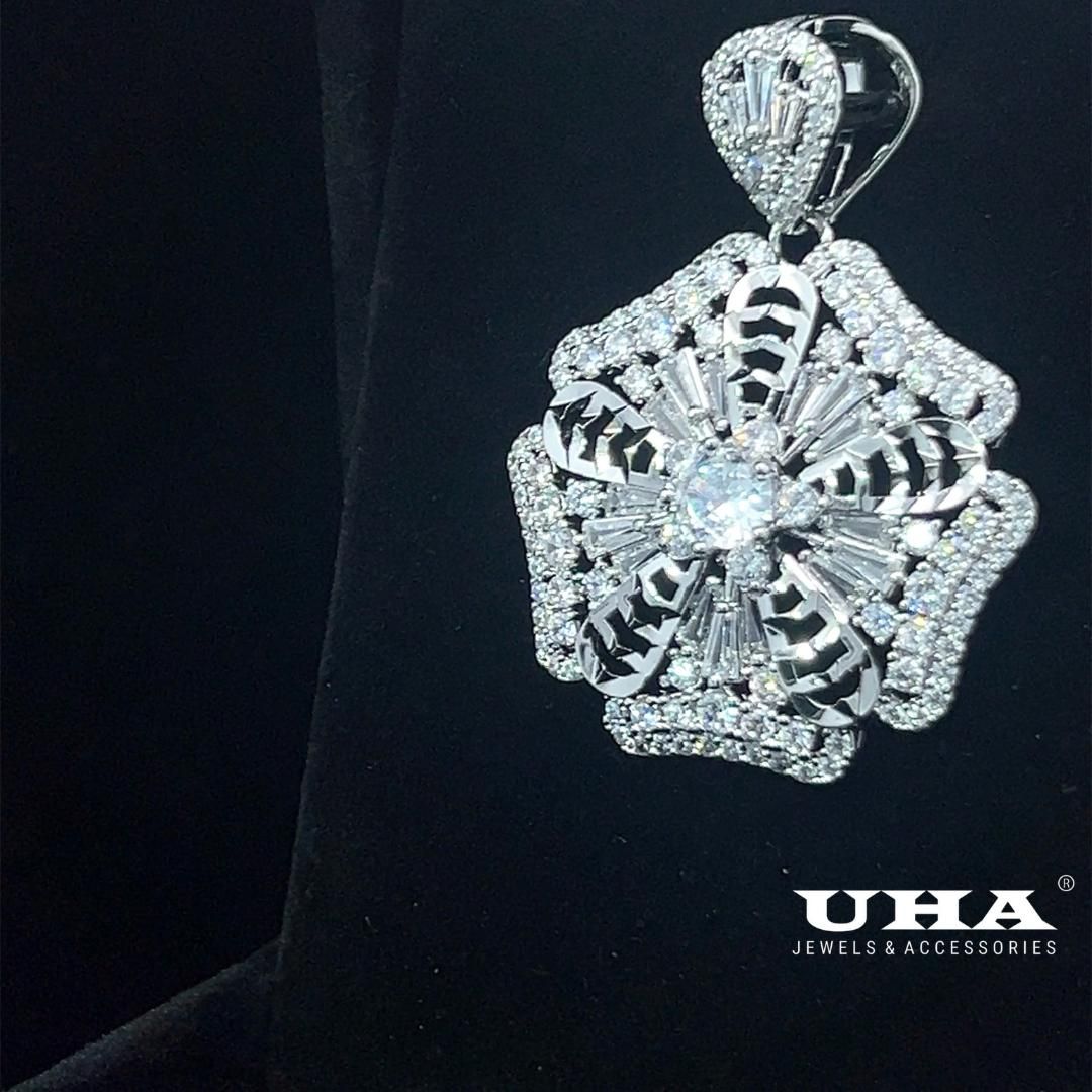M1617 Mặt dây chuyền nữ đính đá CZ cao cấp thiết kế sang trọng UHA Women
