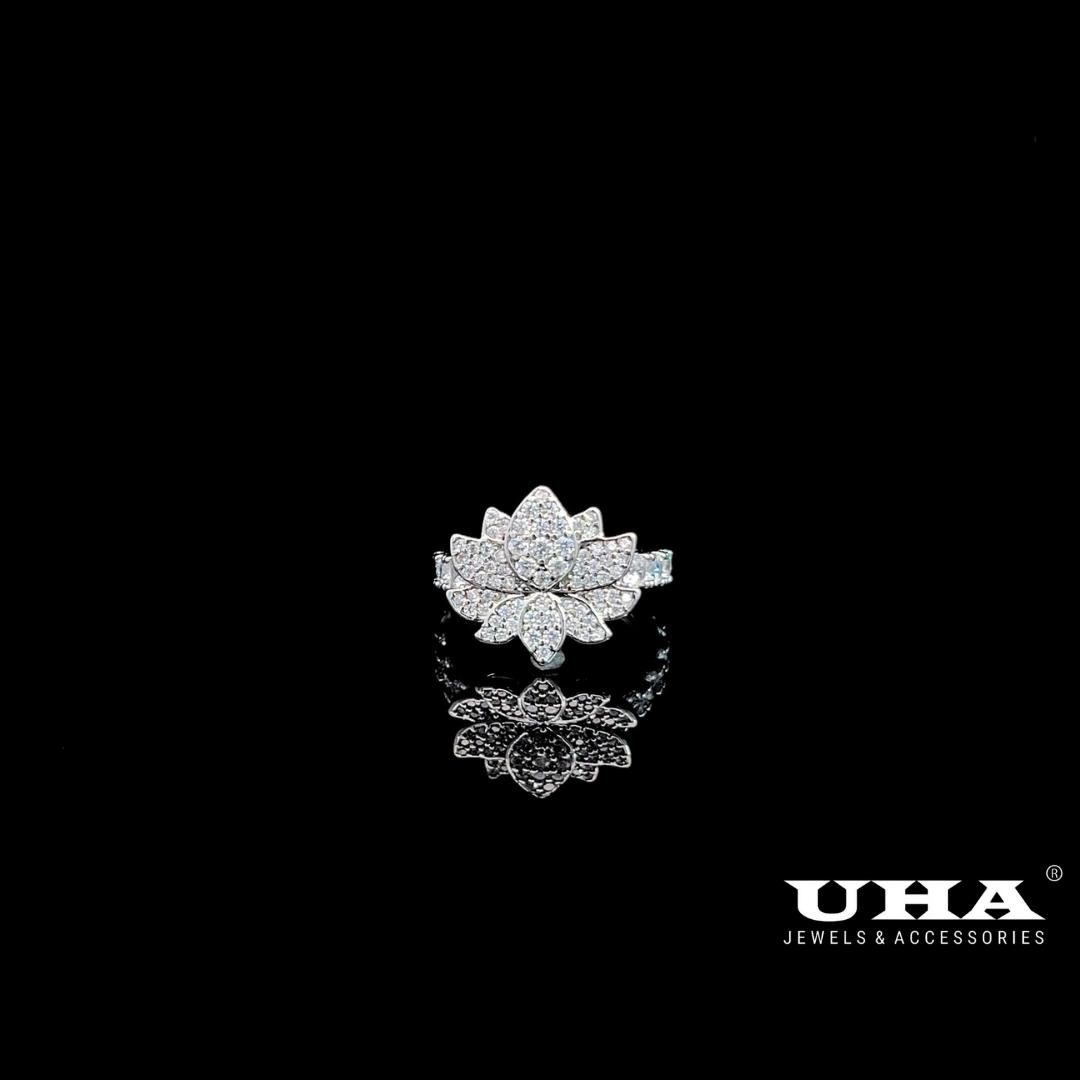 N1300 Nhẫn nữ thiết kế sang trọng đính đá CZ cao cấp sáng lấp lánh UHA Women