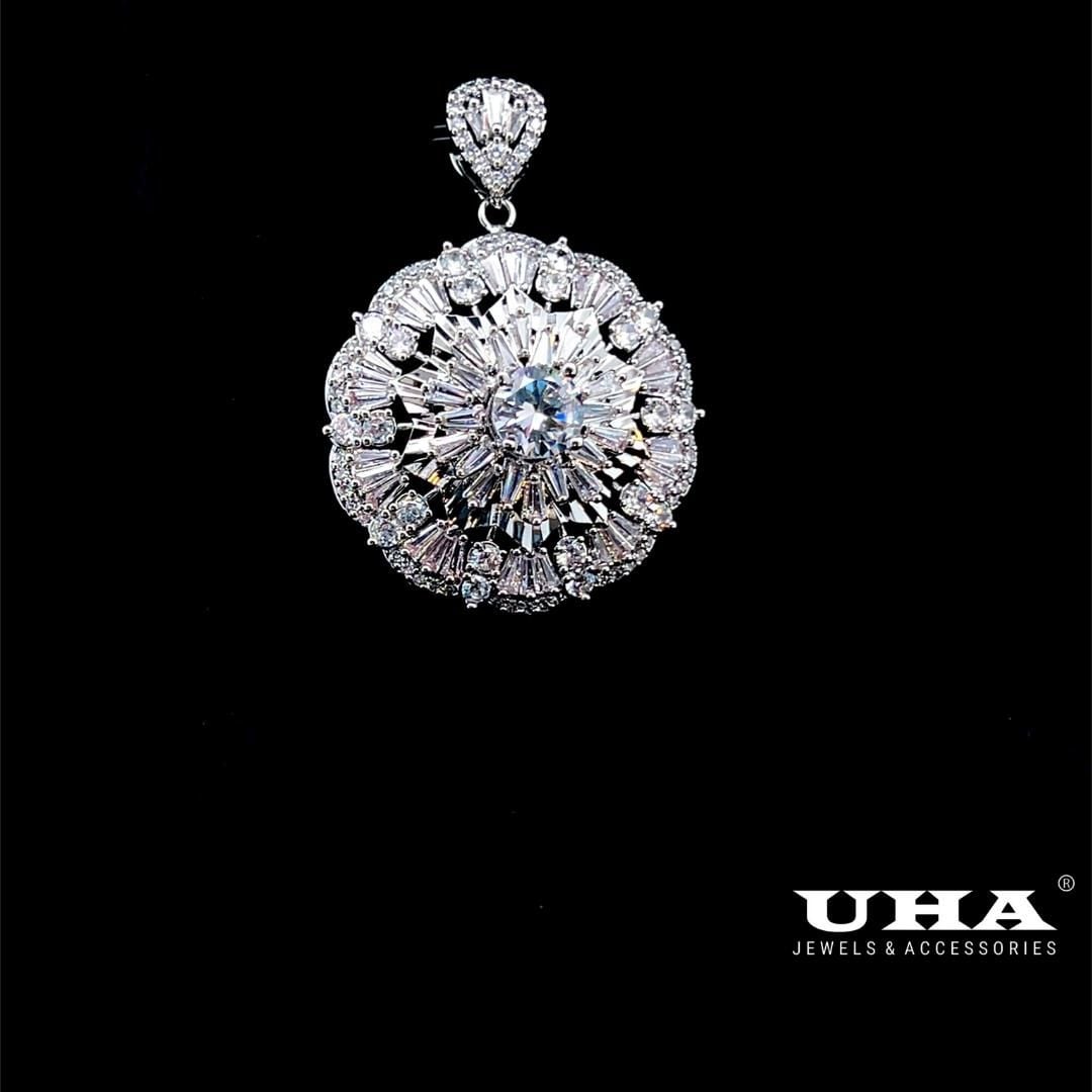 M1404 Mặt và dây chuyền nữ đính đá bagutte cao cấp sáng lấp lánh UHA Women