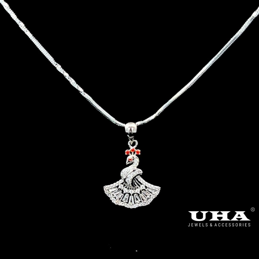 M1635 Mặt và Dây chuyền nữ thiết kế hình con CÔNG tinh xảo UHA - Charm, Women