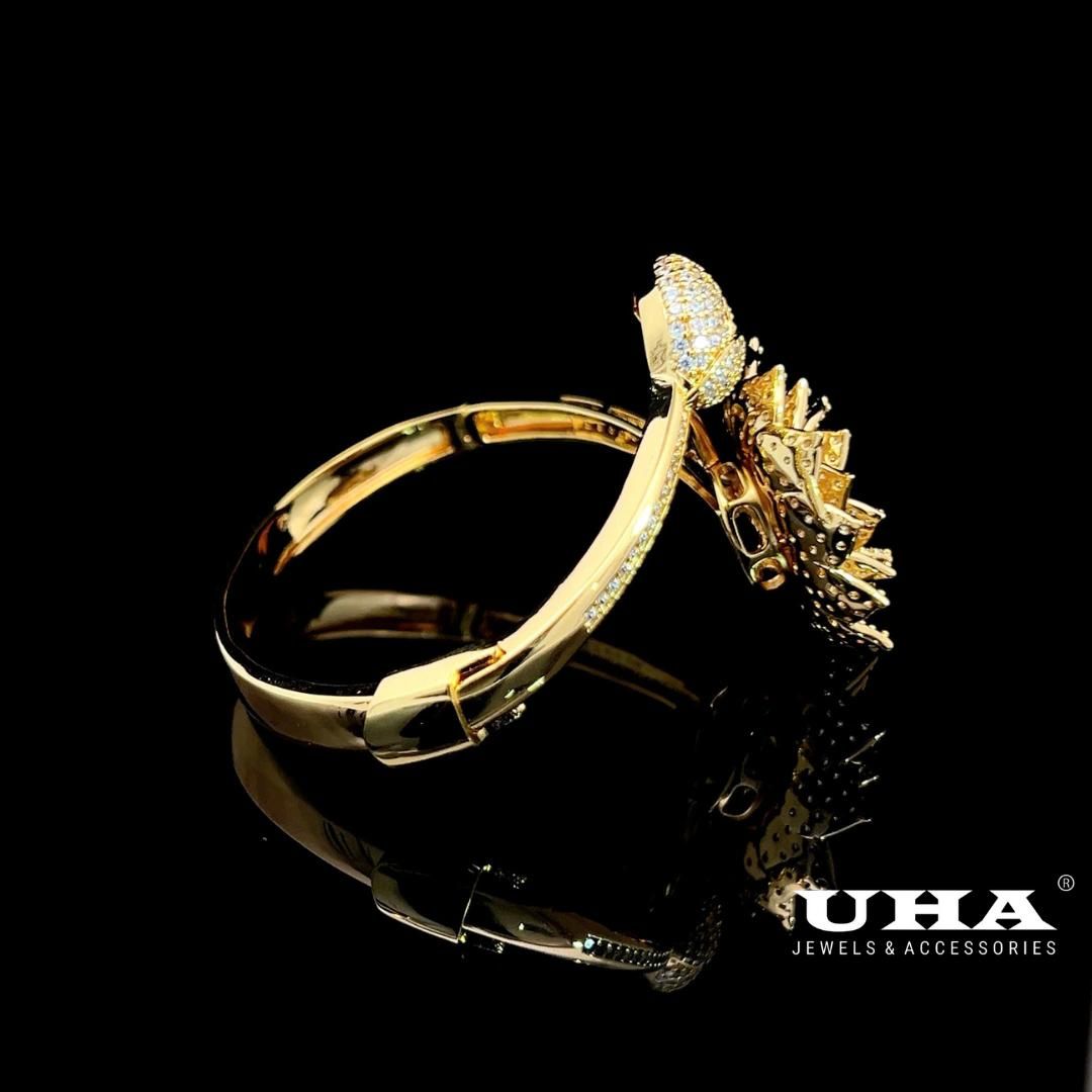 Vòng tay nữ UHA V433 thiết kế sang trọng, sáng lấp lánh, đính đá cao cấp