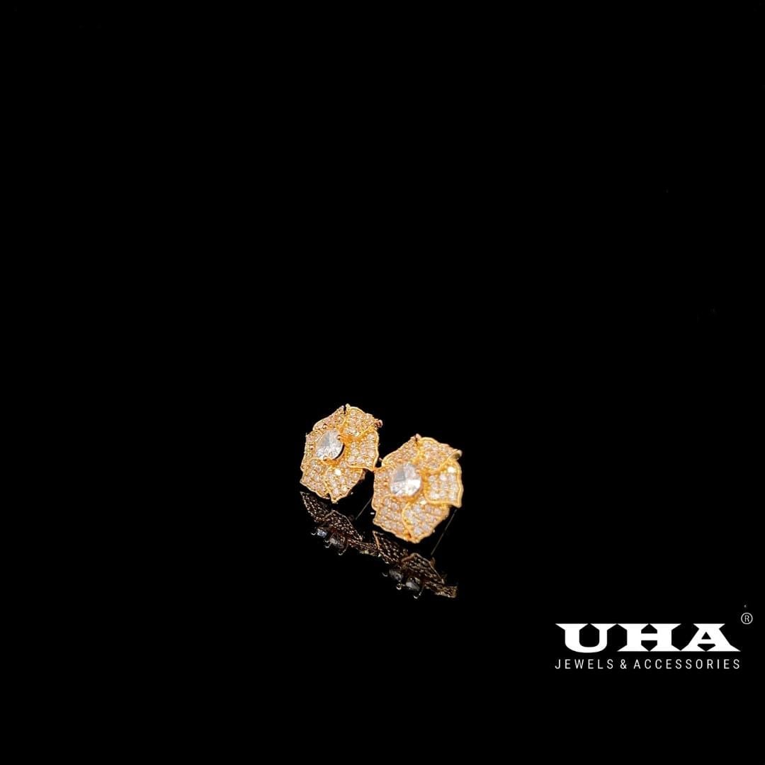 B1022 Bông tai nữ đính đá sáng lấp lánh  , chuôi cài chắc chắn UHA Women Hoa Tai
