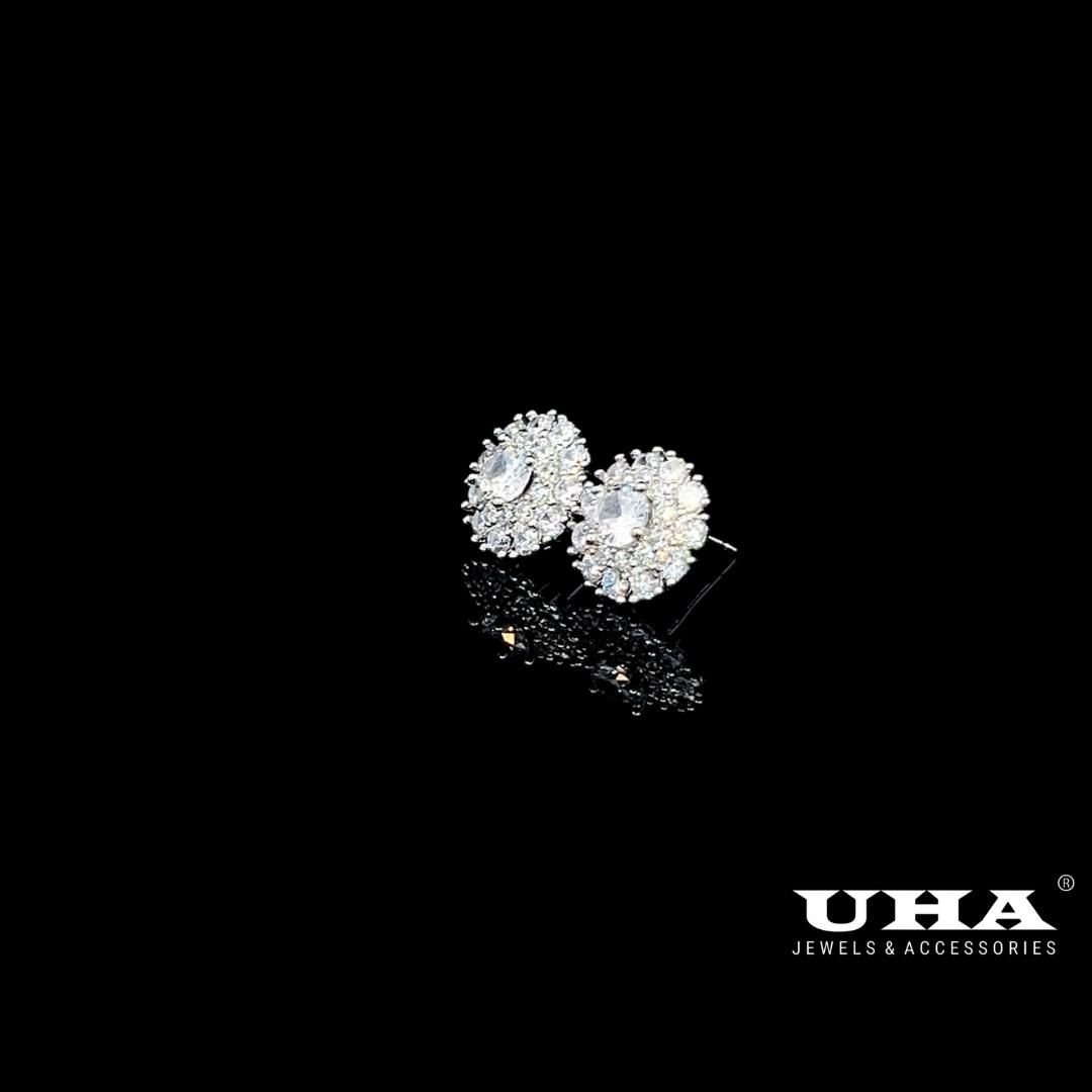 B1626 Bông tai nữ UHA  đính đá sáng lấp lánh - Women, Khuyên Tai Hoa Tai