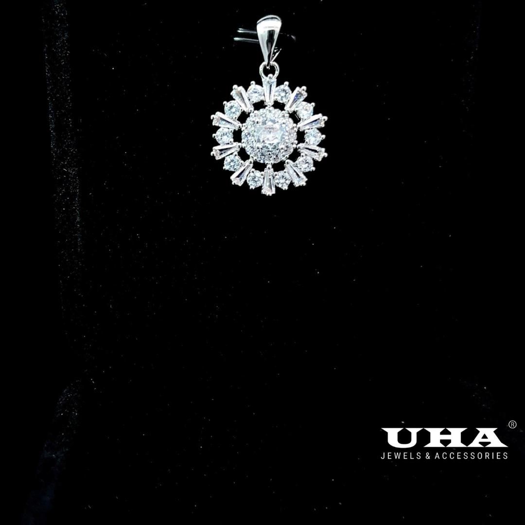 M1636 Mặt và dây chuyền nữ đính đá bagutte cao cấp sáng lấp lánh UHA Women