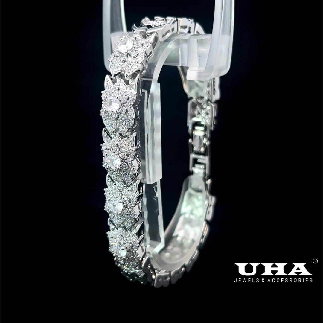 L647 Lắc tay nữ đính đá sáng lấp lánh UHA Phụ Kiện