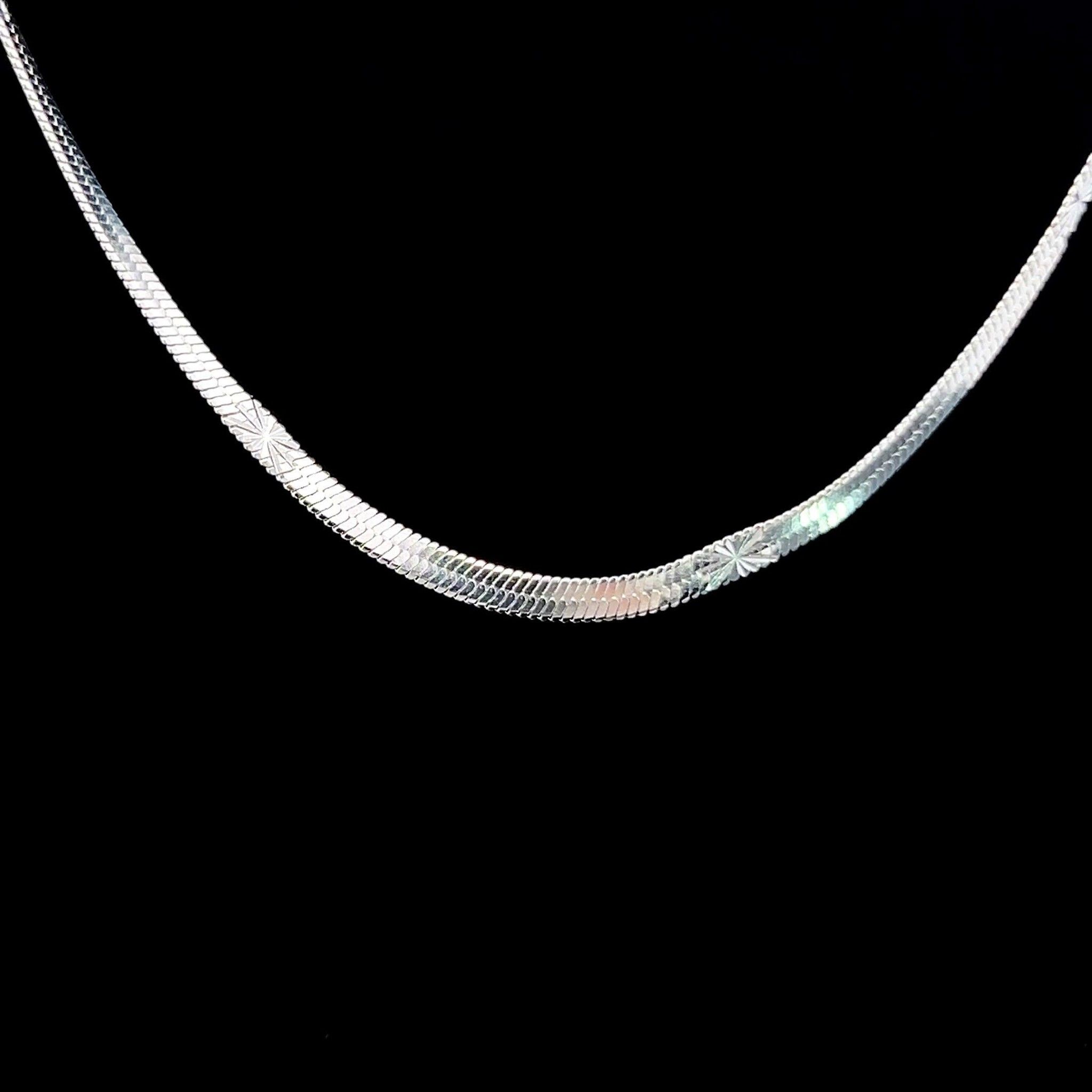 DIN1 Dấy chuyền inox unisex thiết kế hoa văn bản 2ly bền màu cao cấp UHA