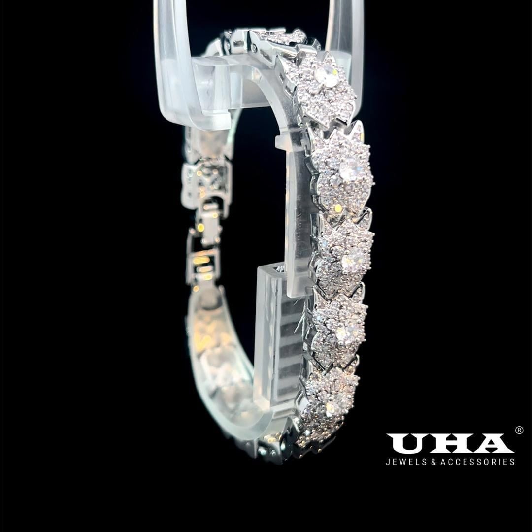 L647 Lắc tay nữ đính đá sáng lấp lánh UHA Phụ Kiện