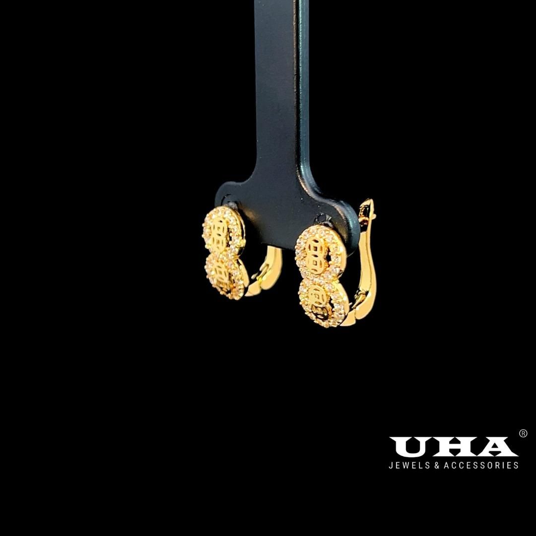 B1650 Bông tai nữ thiết kế tinh tế, chạm khắc sang trọng, đính đá sáng lấp lánh UHA