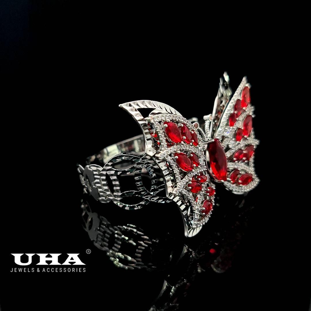 V591 Vòng tay nữ kiểu cánh bướm đính đá màu phong thủy siêu xinh-UHA Phụ Kiện