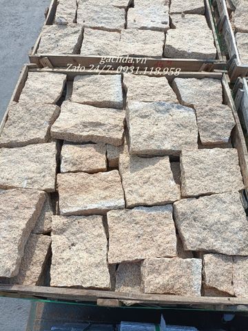 Đá rối Granite vàng Bình Định