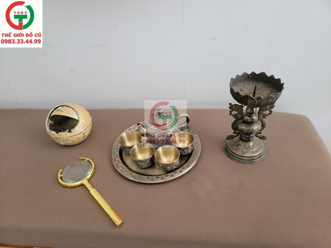 BỘ ẤM TRÀ VÀ ĐÈN DẦU CỔ