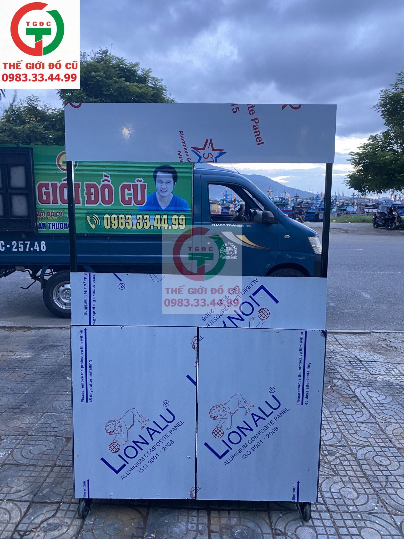 TỦ TRÀ SỮA GẤP GỌN