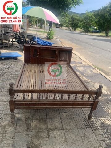 GIƯỜNG GỖ HỘP CHÂN TIỆN XƯA