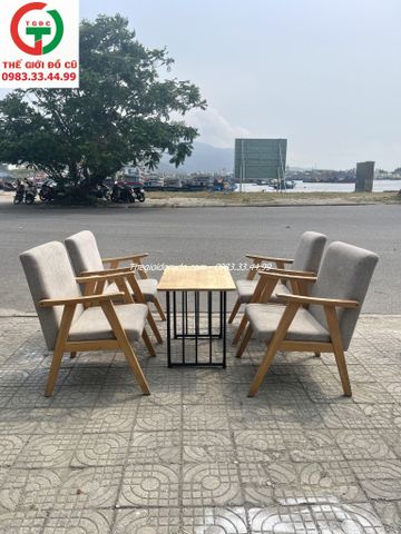 BÀN GHẾ GỖ ĐỆM