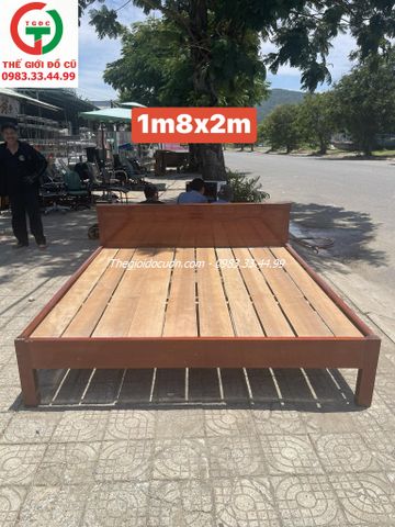 GIƯỜNG GỖ CHÂN THẤP 1M8