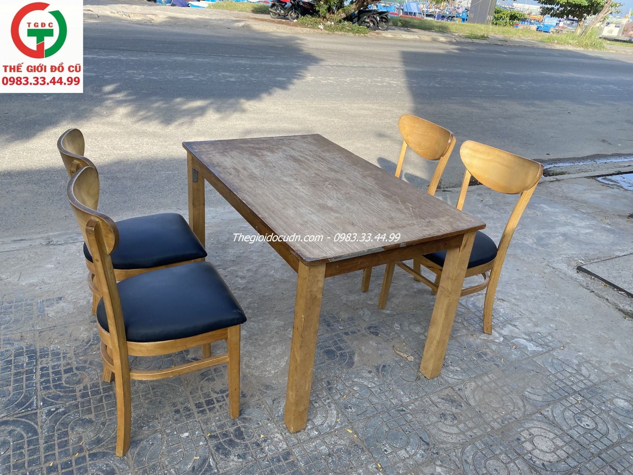 BÀN GHẾ ĂN MANGO ĐỆM DA