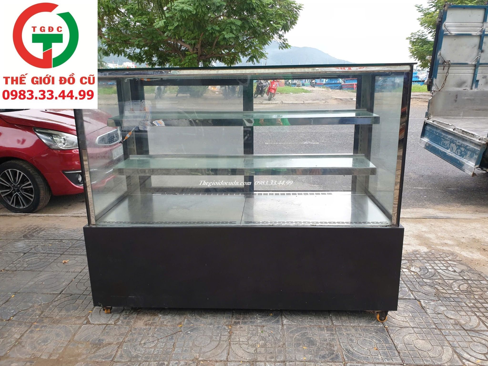 TỦ MÁT TRƯNG BÀY BÁNH KEM KÍNH VUÔNG