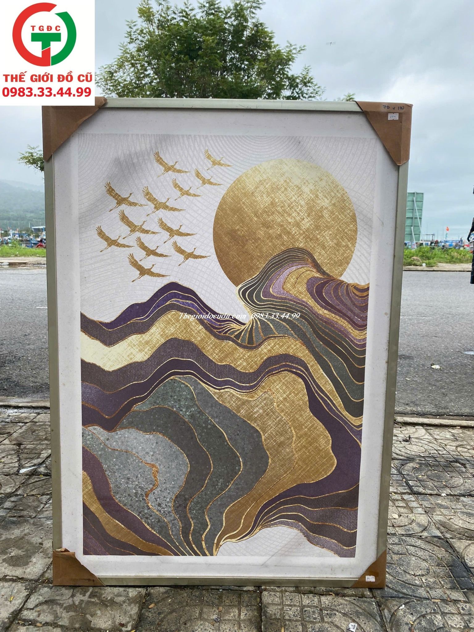TRANH TREO TƯỜNG GOLDART MOON TRANG TRÍ
