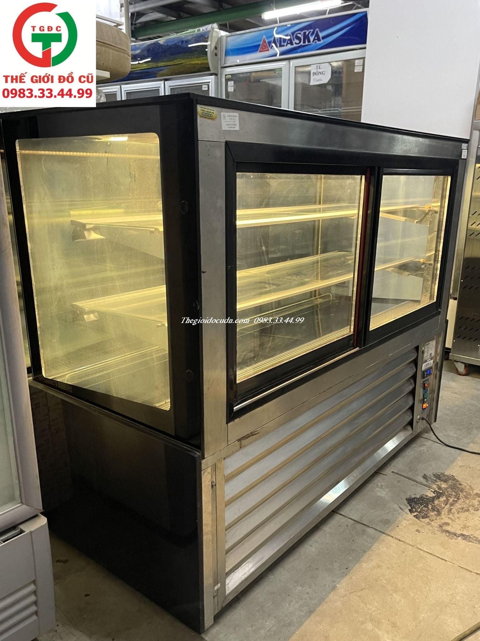 TỦ MÁT TRƯNG BÀY BÁNH KEM SHINICHI