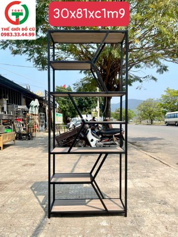 KỆ TRƯNG BÀY SHOP KHUNG SẮT XƯƠNG CÁ
