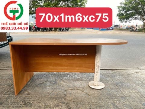 BÀN GỖ MDF CHÂN TRỤ SẮT