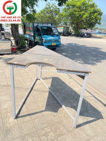 BÀN BẾP MẶT GỖ KHUNG SẮT