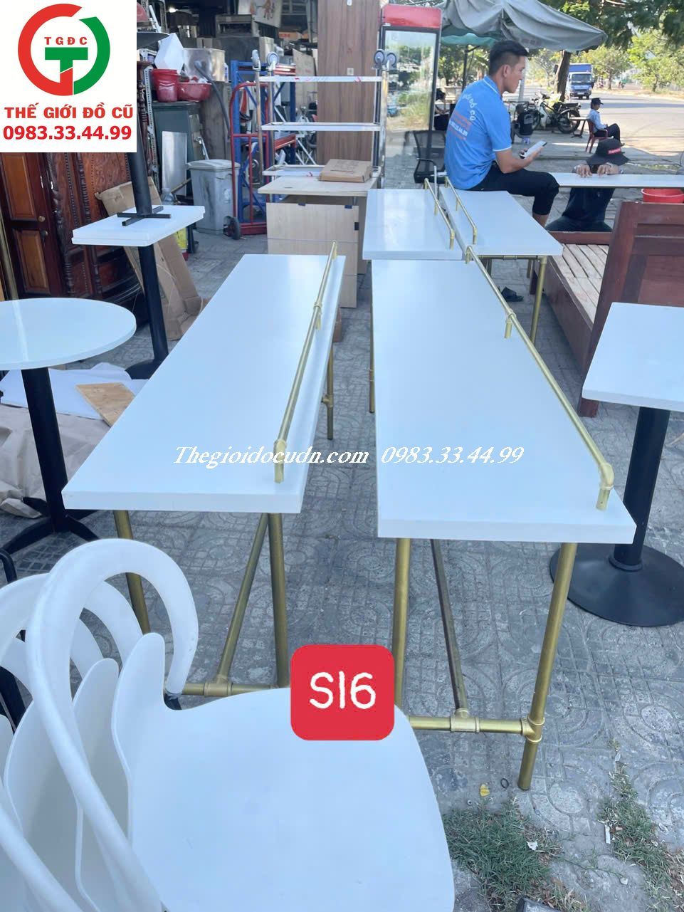 BÀN CAFE BĂNG MÀU TRẮNG