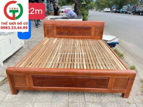 GIƯỜNG GỖ 1M8