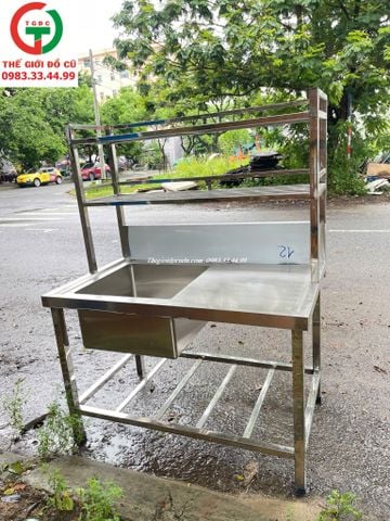 CHẬU RỬA INOX 1 HỌNG VUÔNG LIỀN KỆ CÓ CHỜ