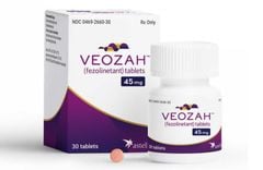 Thuốc Astellas' Veozah (fezolinetant) có tác dụng gì? Dùng cho ai? Cách Dùng Hiệu Quả