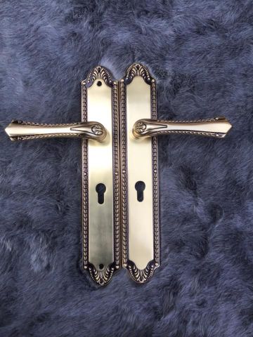 Khóa đồng Rober L05-OG