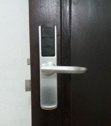 Khóa thẻ từ ADEL 5500