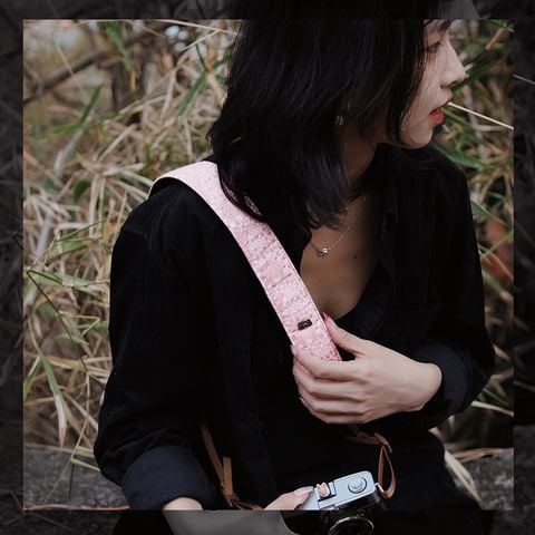  [NEW] Dây treo máy hình họa - Camera Strap hoạ tiết thỏ hồng giành riêng cho máy hình họa Sony, Fuji, Canon, Nikon,.... - Made by Cammix 