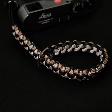  Dây đeo máy ảnh cổ tay Cammix - Đen nâu - Dây Dù Paracord - Dây đeo cổ tay Wrist strap cho máy Fujifilm, Sony, Canon, Nikon 