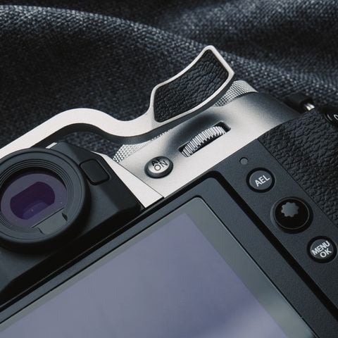  Thumb grip hợp kim nhôm phối da cao cấp - Thumbs up dành cho máy ảnh Fujifilm X100V, X100F, Xpro... 