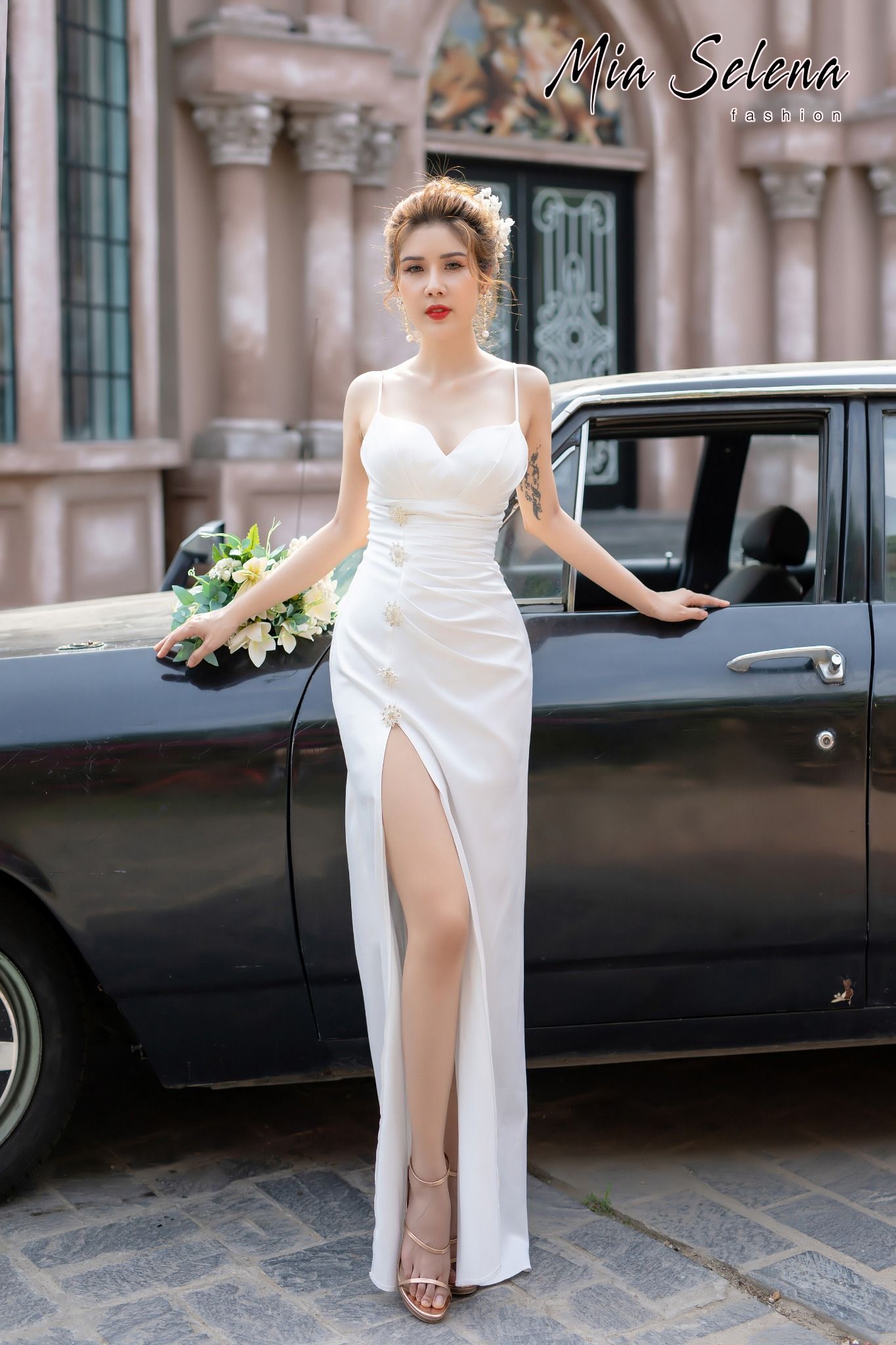 Đầm trắng hai dây Mia Selena thiết kế trẻ trung gợi cảm